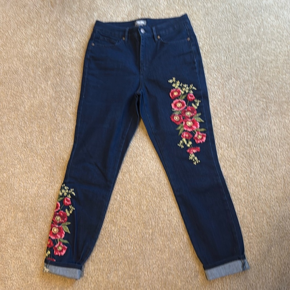 Martha Stewart Skinny Jeans with Floral Embroidery Size 6